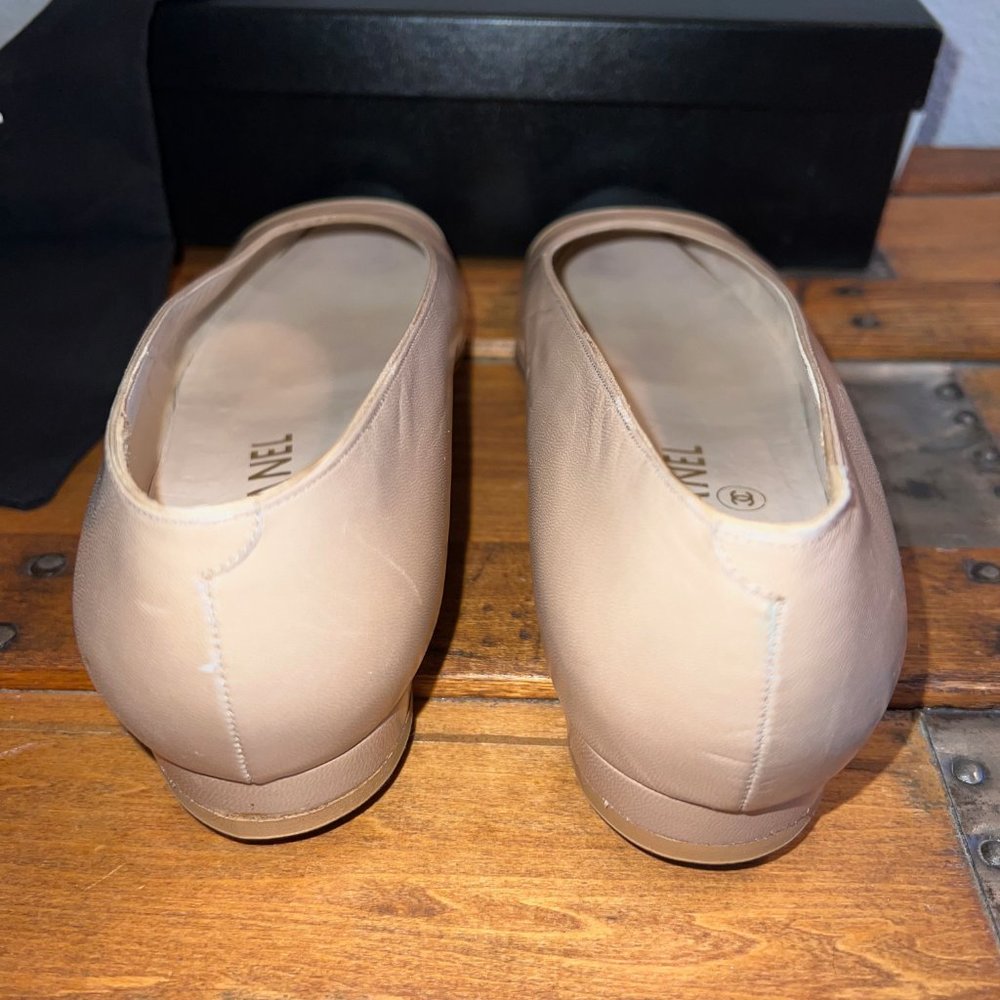 CHANEL vtg Tan Leather Flats Black Cap Toes Box Dustbag COUPE' MONTE' FINI MAIN - Picture 3 of 7